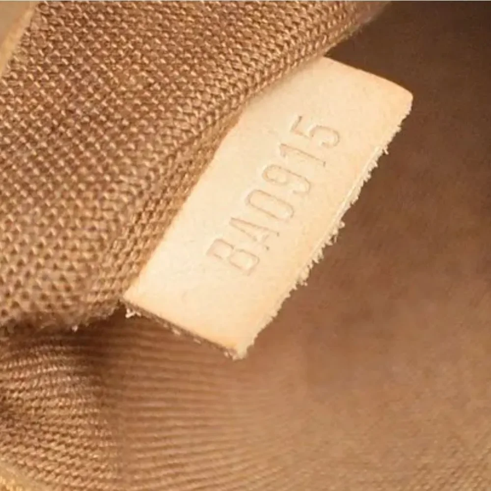 Louis Vuitton Alma Monogram Handbag - Picture 6 of 10